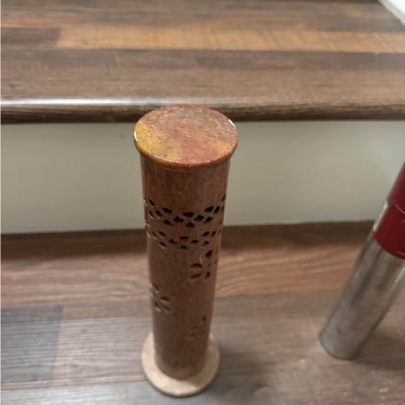 Brown incense burner with incense sticks - Picture 3 of 6